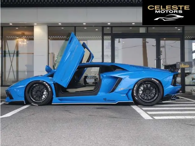 LAMBORGHINI Aventador 2015 — photo 5 sur 8
