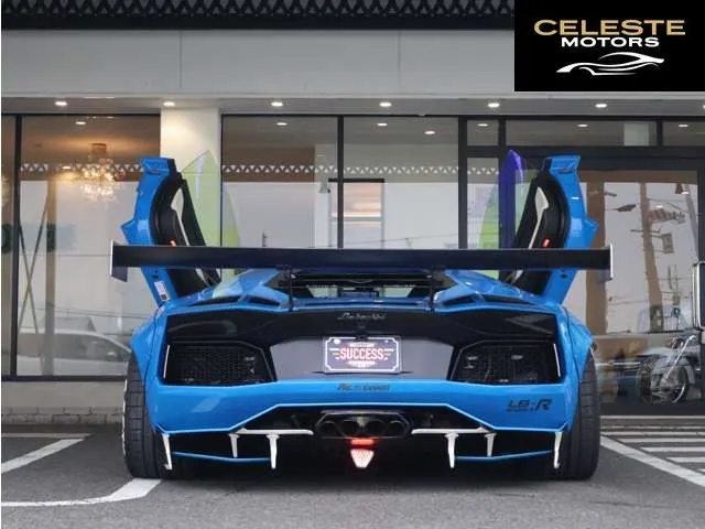 LAMBORGHINI Aventador 2015 — photo 7 sur 8
