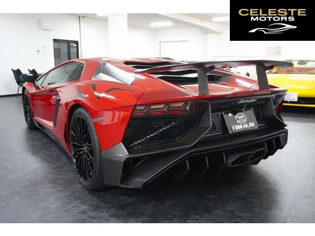 LAMBORGHINI Aventador 2016 — photo 3 sur 8