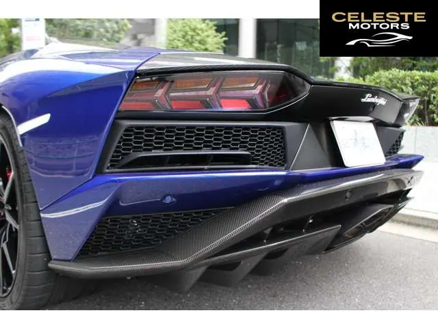 LAMBORGHINI Aventador 2020 — photo 4 sur 8