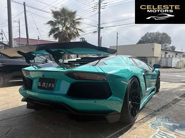 LAMBORGHINI Aventador 2017 — photo 7 sur 8