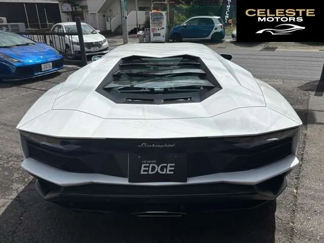 LAMBORGHINI Aventador 2017 — photo 3 sur 8