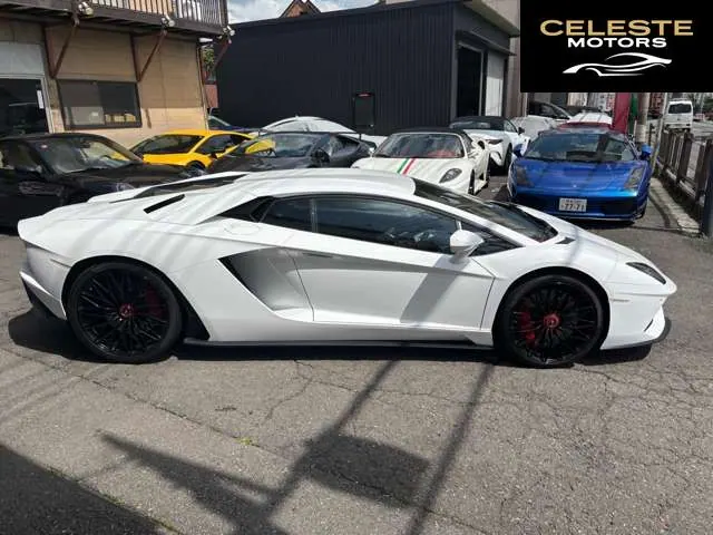 LAMBORGHINI Aventador 2017 — photo 5 sur 8