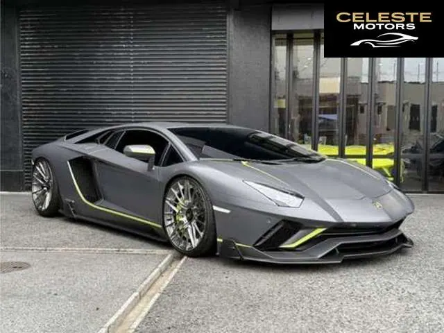 LAMBORGHINI Aventador 2021 — photo 2 sur 8