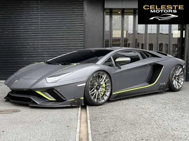 LAMBORGHINI Aventador 2021 — photo 3 sur 8