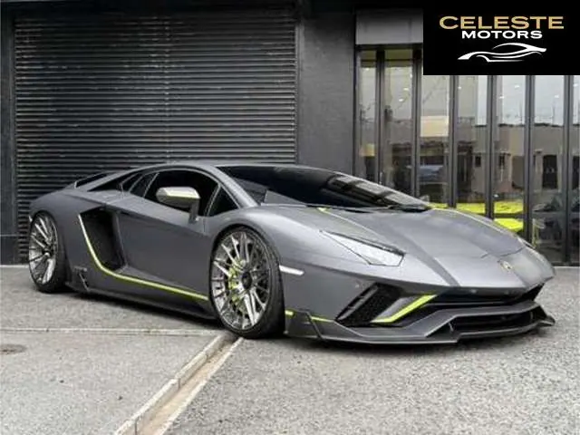 LAMBORGHINI Aventador 2021 — photo 4 sur 8
