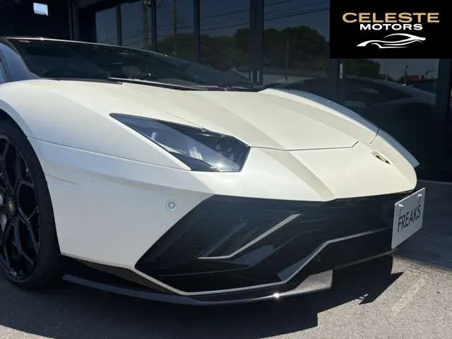 LAMBORGHINI Aventador 2022 — photo 5 sur 8