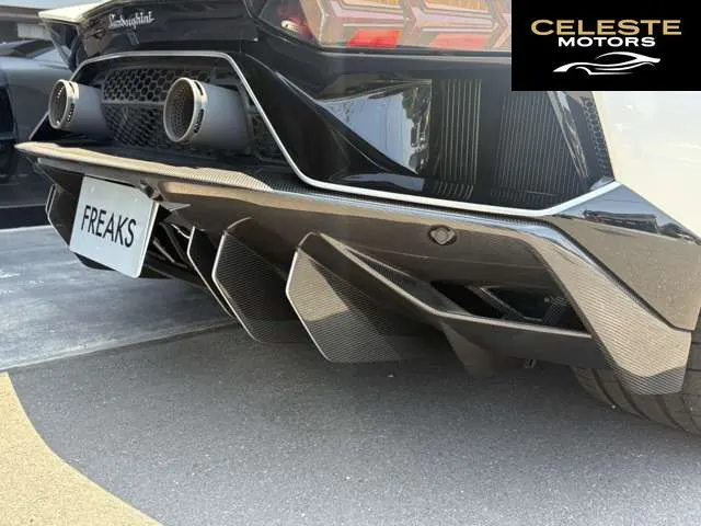 LAMBORGHINI Aventador 2022 — photo 8 sur 8