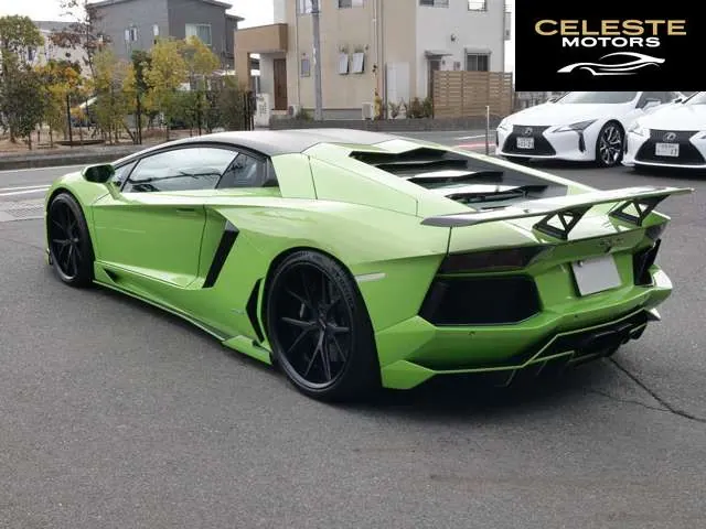 LAMBORGHINI Aventador 2012 — photo 2 sur 8