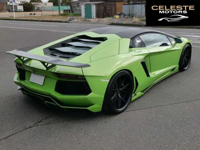 LAMBORGHINI Aventador 2012 — photo 4 sur 8