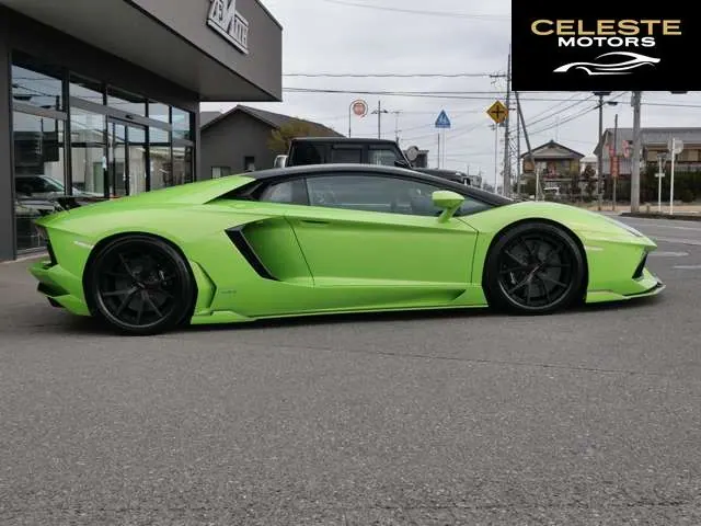 LAMBORGHINI Aventador 2012 — photo 5 sur 8