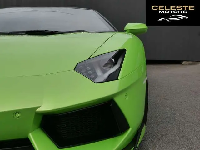 LAMBORGHINI Aventador 2012 — photo 6 sur 8