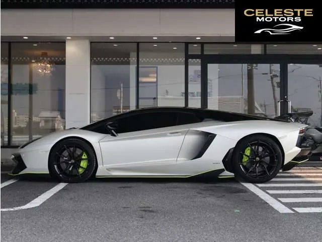 LAMBORGHINI Aventador 2015 — photo 5 sur 8