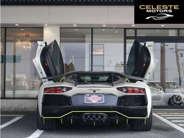 LAMBORGHINI Aventador 2015 — photo 6 sur 8