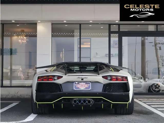 LAMBORGHINI Aventador 2015 — photo 7 sur 8