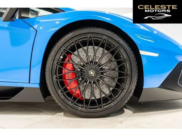 LAMBORGHINI Aventador 2017 — photo 8 sur 8
