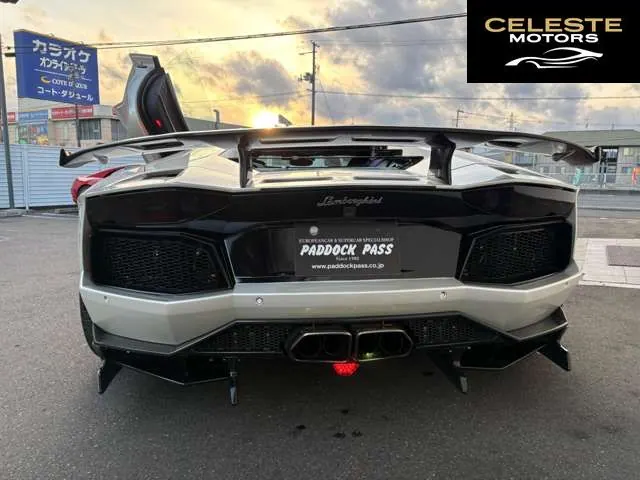 LAMBORGHINI Aventador 2015 — photo 4 sur 8
