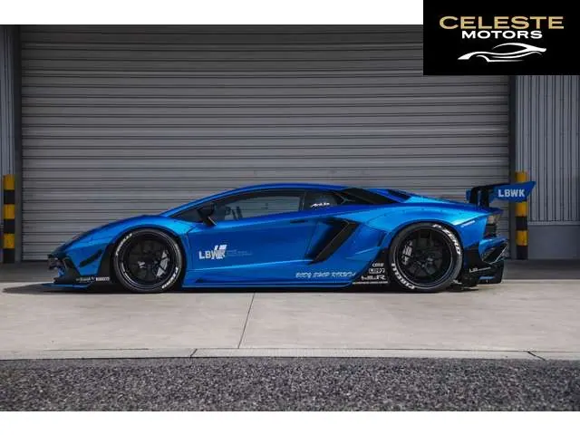 LAMBORGHINI Aventador 2018 — photo 2 sur 8