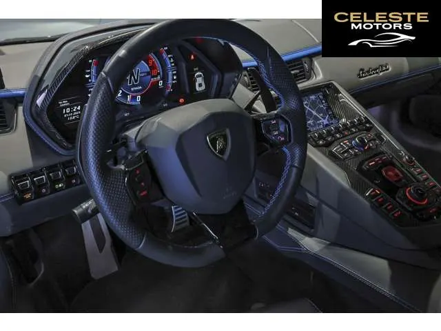 LAMBORGHINI Aventador 2019 — photo 4 sur 8