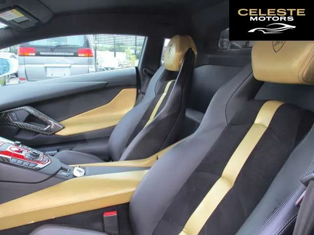 LAMBORGHINI Aventador 2012 — photo 5 sur 8
