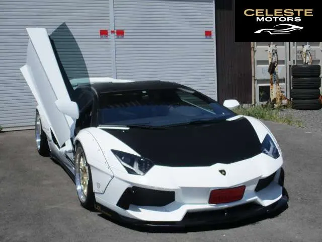 LAMBORGHINI Aventador 2012 — photo 7 sur 8