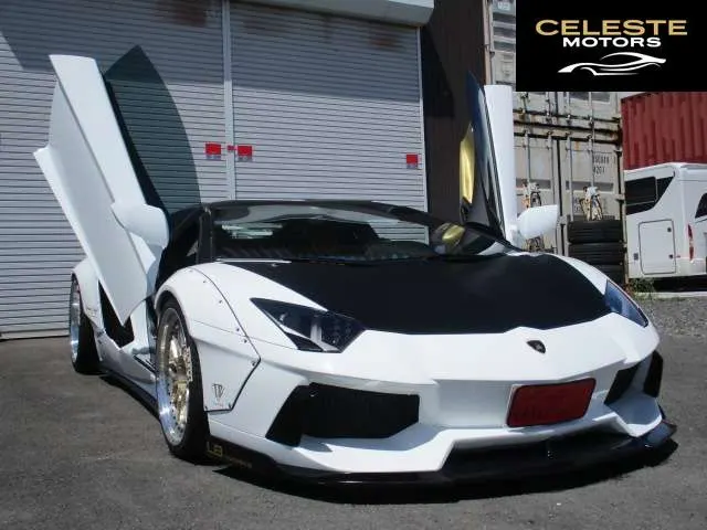 LAMBORGHINI Aventador 2012 — photo 8 sur 8