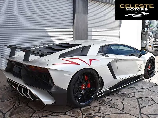 LAMBORGHINI Aventador 2016 — photo 3 sur 8