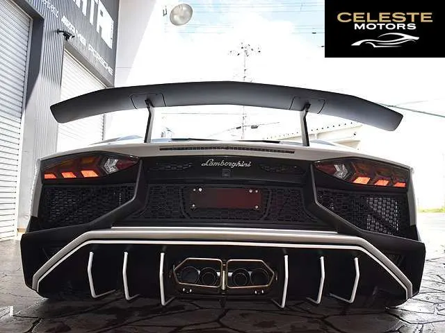 LAMBORGHINI Aventador 2016 — photo 4 sur 8