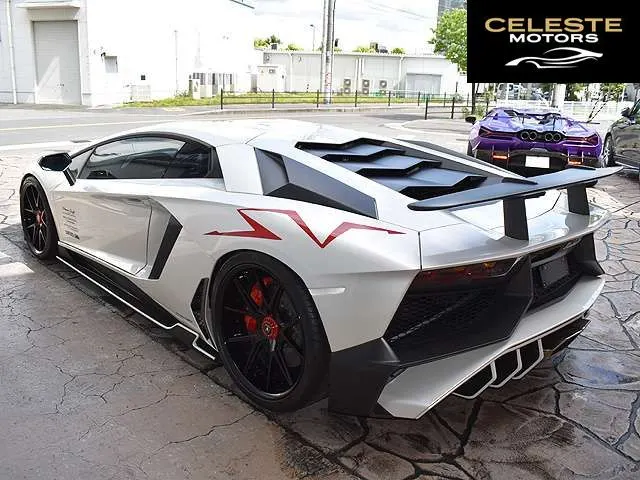 LAMBORGHINI Aventador 2016 — photo 7 sur 8