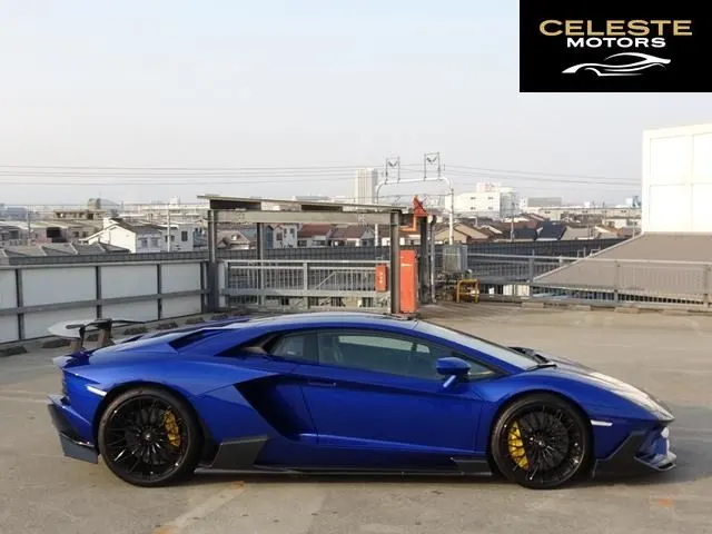 LAMBORGHINI Aventador 2018 — photo 4 sur 8