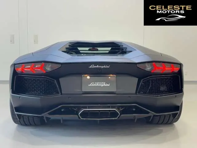 LAMBORGHINI Aventador 2015 — photo 3 sur 8