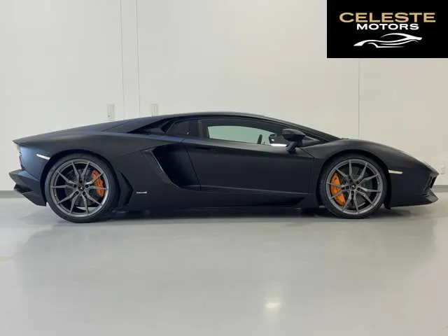 LAMBORGHINI Aventador 2015 — photo 5 sur 8