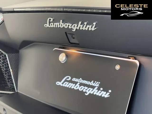 LAMBORGHINI Aventador 2015 — photo 8 sur 8