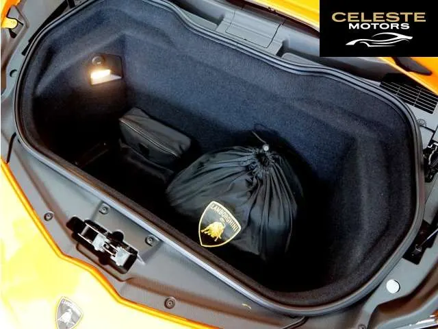 LAMBORGHINI Aventador 2014 — photo 6 sur 8