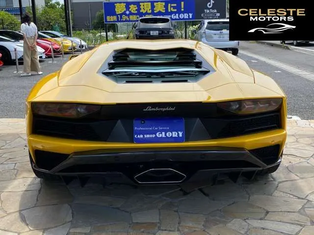 LAMBORGHINI Aventador 2018 — photo 3 sur 8