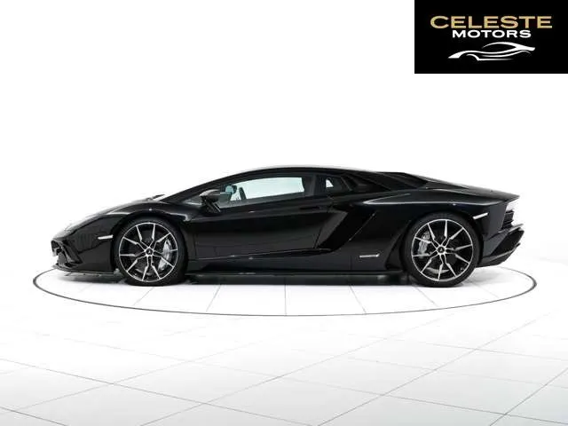 LAMBORGHINI Aventador 2018 — photo 2 sur 8