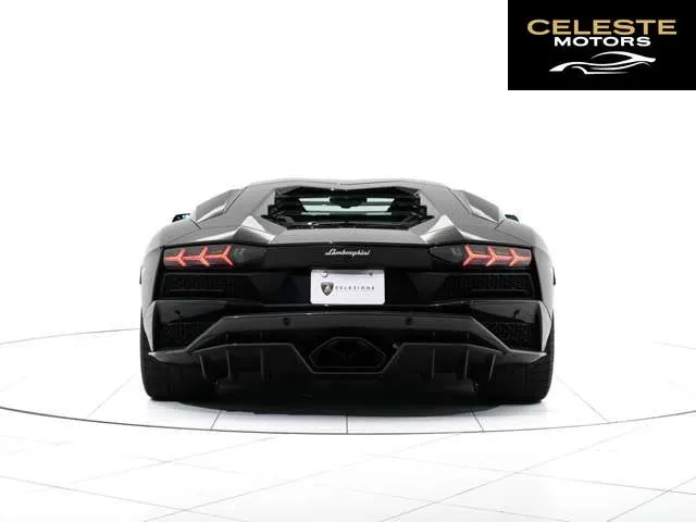 LAMBORGHINI Aventador 2018 — photo 4 sur 8