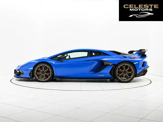 LAMBORGHINI Aventador 2019 — photo 2 sur 8