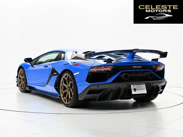 LAMBORGHINI Aventador 2019 — photo 3 sur 8