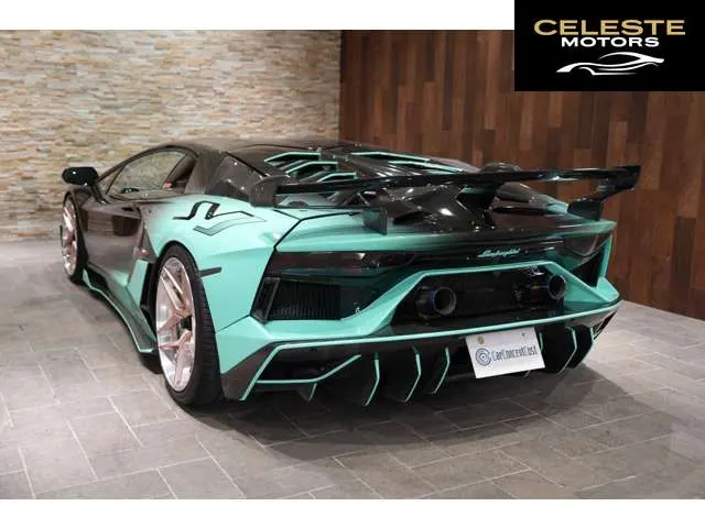 LAMBORGHINI Aventador 2014 — photo 6 sur 8