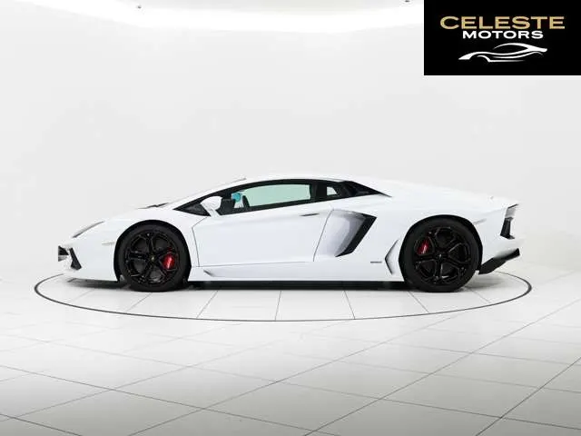 LAMBORGHINI Aventador 2015 — photo 3 sur 8