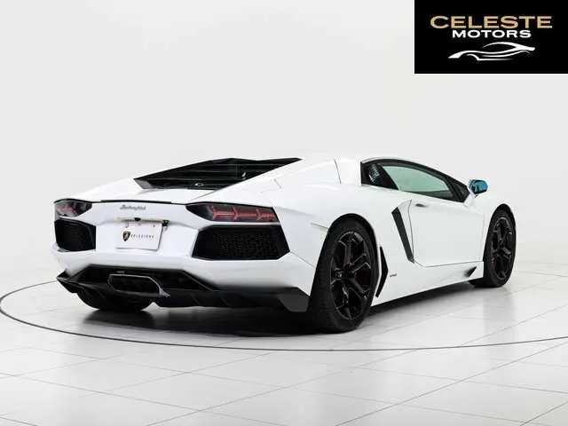 LAMBORGHINI Aventador 2015 — photo 6 sur 8