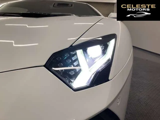 LAMBORGHINI Aventador 2018 — photo 3 sur 8