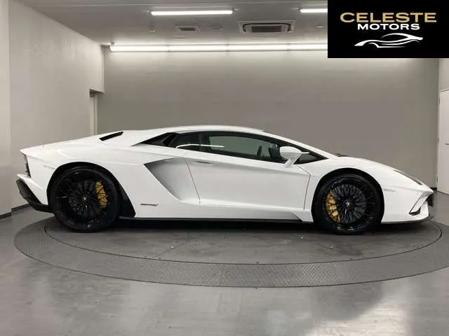 LAMBORGHINI Aventador 2018 — photo 4 sur 8