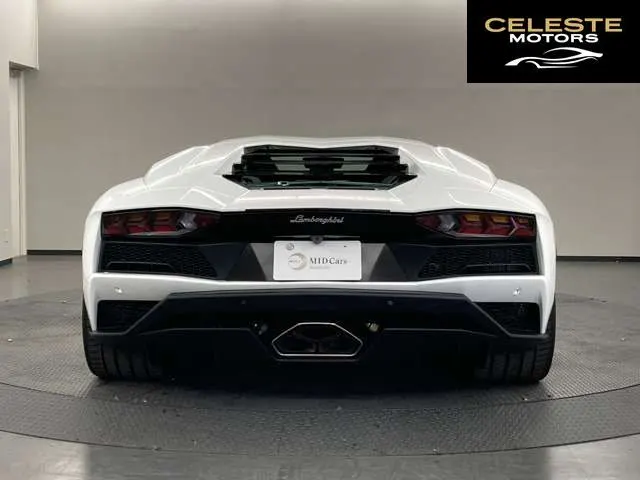 LAMBORGHINI Aventador 2018 — photo 7 sur 8