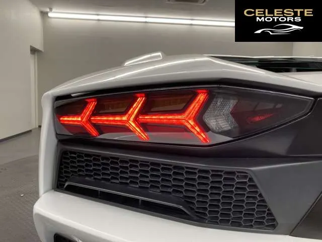 LAMBORGHINI Aventador 2018 — photo 8 sur 8