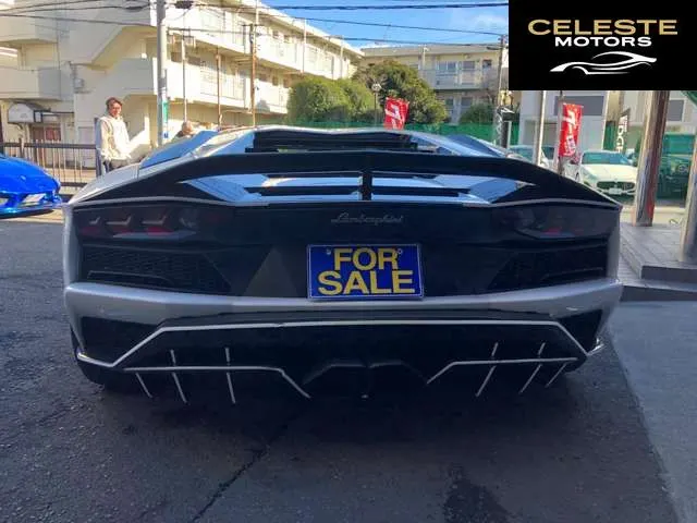 LAMBORGHINI Aventador 2019 — photo 3 sur 8
