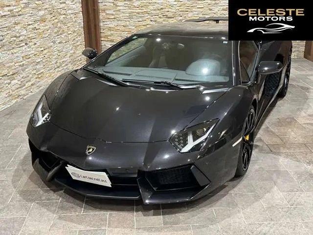 LAMBORGHINI Aventador 2012 — photo 3 sur 8