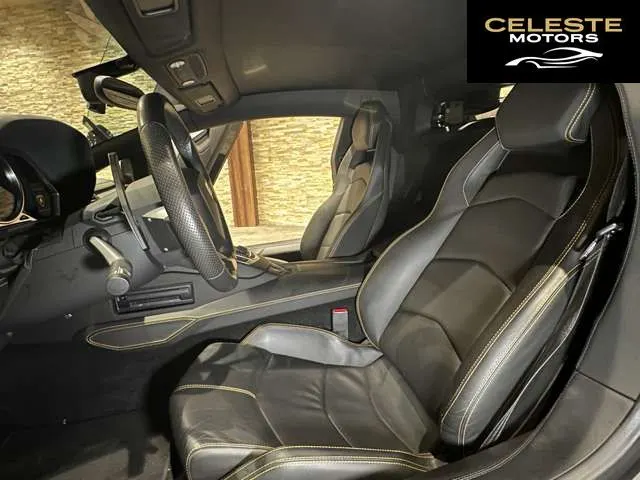 LAMBORGHINI Aventador 2012 — photo 4 sur 8