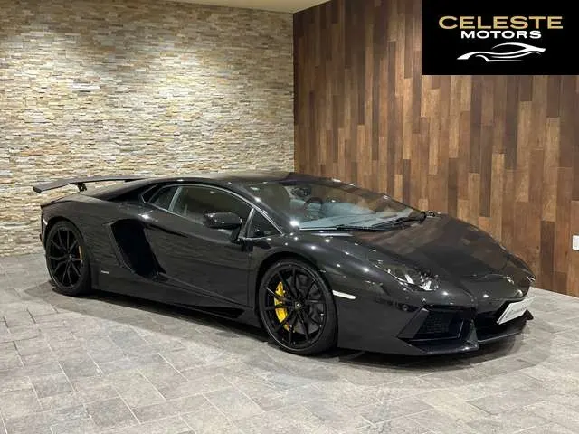 LAMBORGHINI Aventador 2012 — photo 5 sur 8